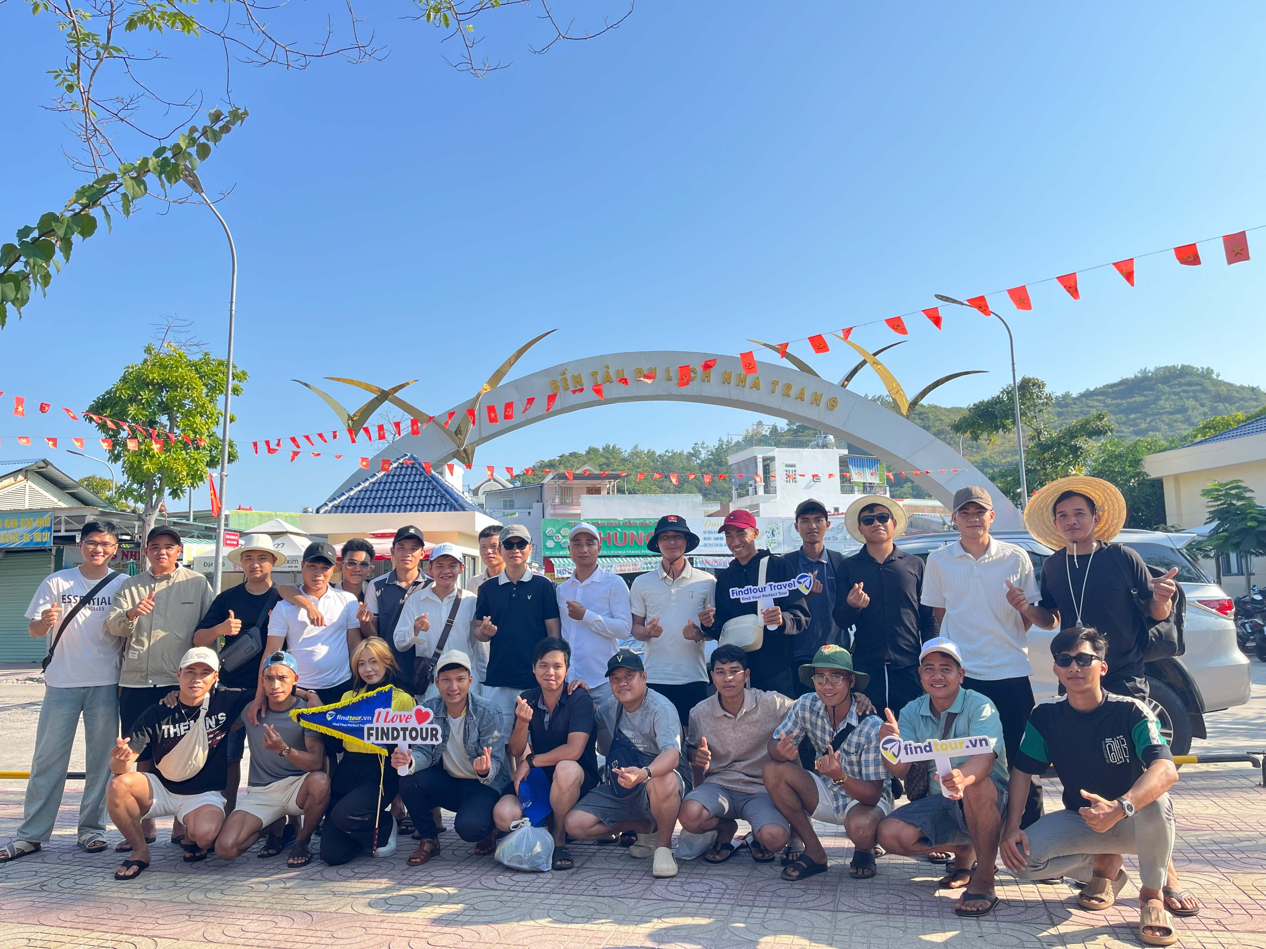 Kinh Nghiệm Đặt Tour Du Lịch Trọn Gói Từ A-Z Cho Người Mới